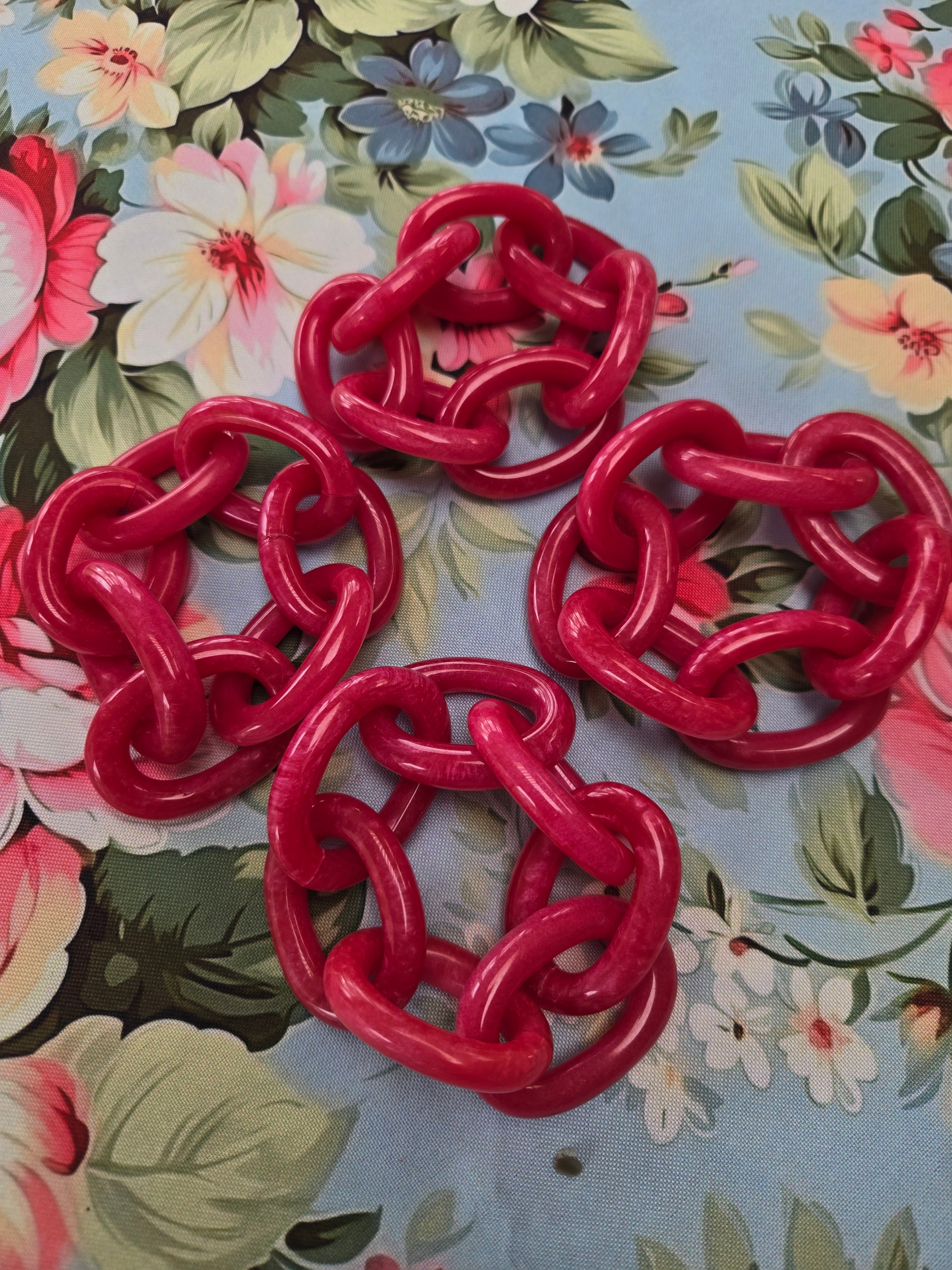 Pink Acrylic Chain Napkin Ring - Set of 4