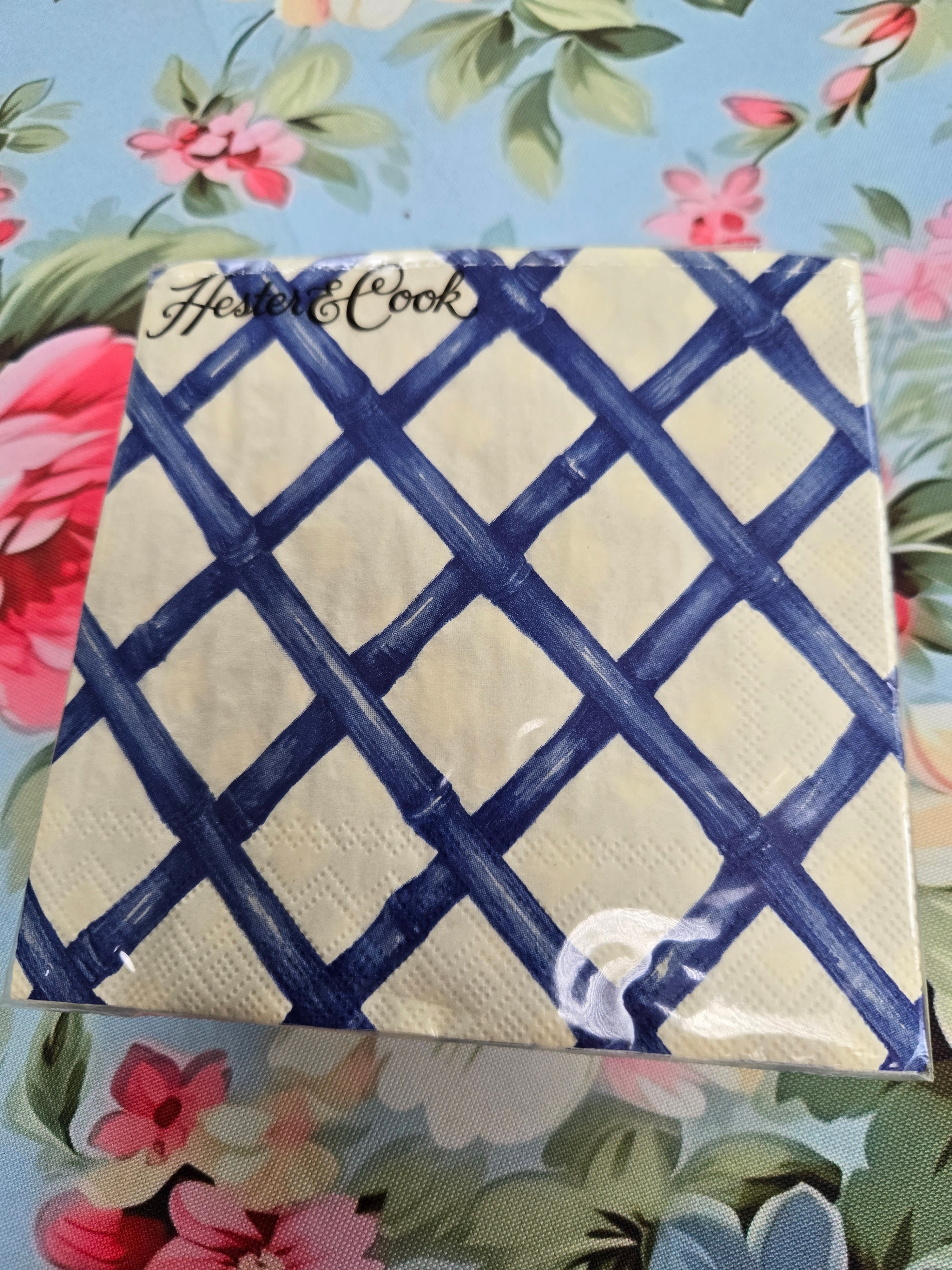 Blue Lattice Paper Cocktail Napins